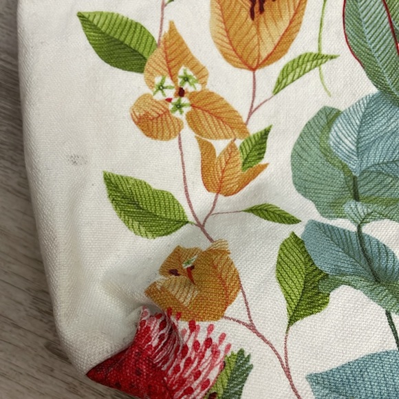 Estee Lauder Multicolor Floral Print Canvas Open Tote Bag Approximate 19" X 13" - Picture 8 of 10